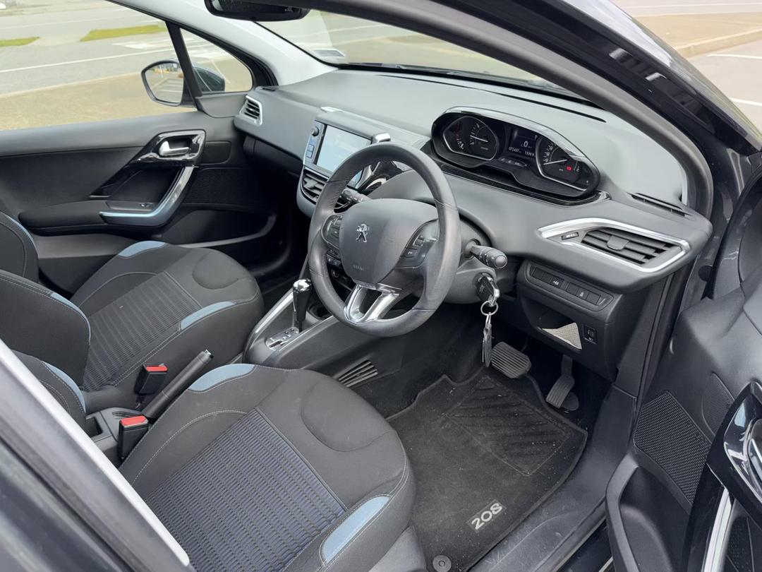 Photo '8' of Peugeot 208 Allure Photo '8' of Peugeot 208 Allure