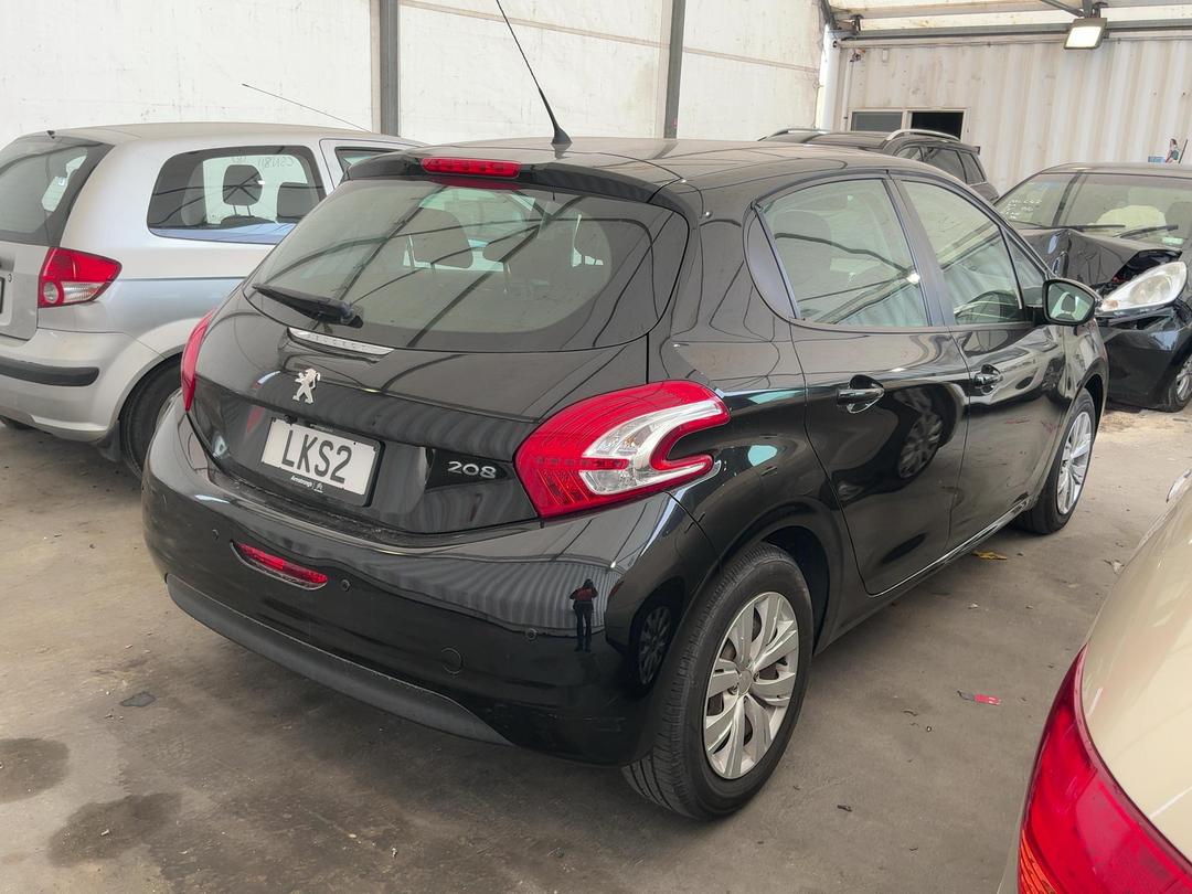 Photo '3' of Peugeot 208 Active Photo '3' of Peugeot 208 Active