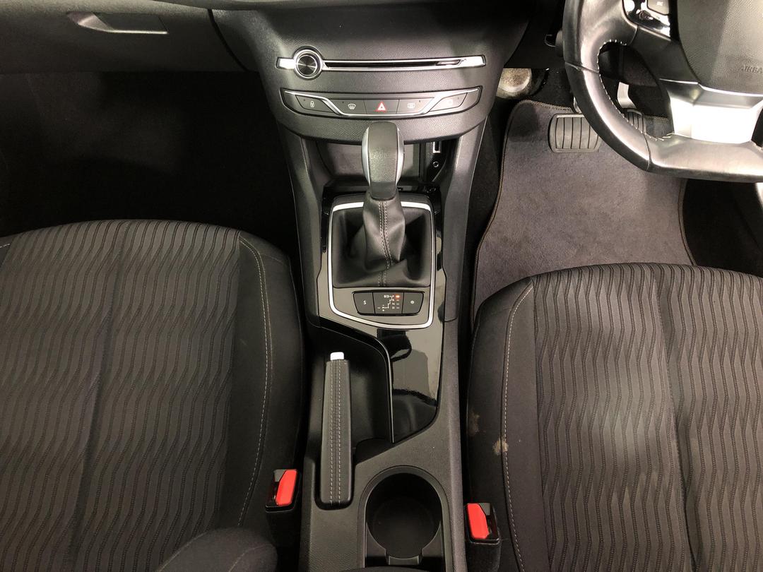 Photo '18' of Peugeot 308