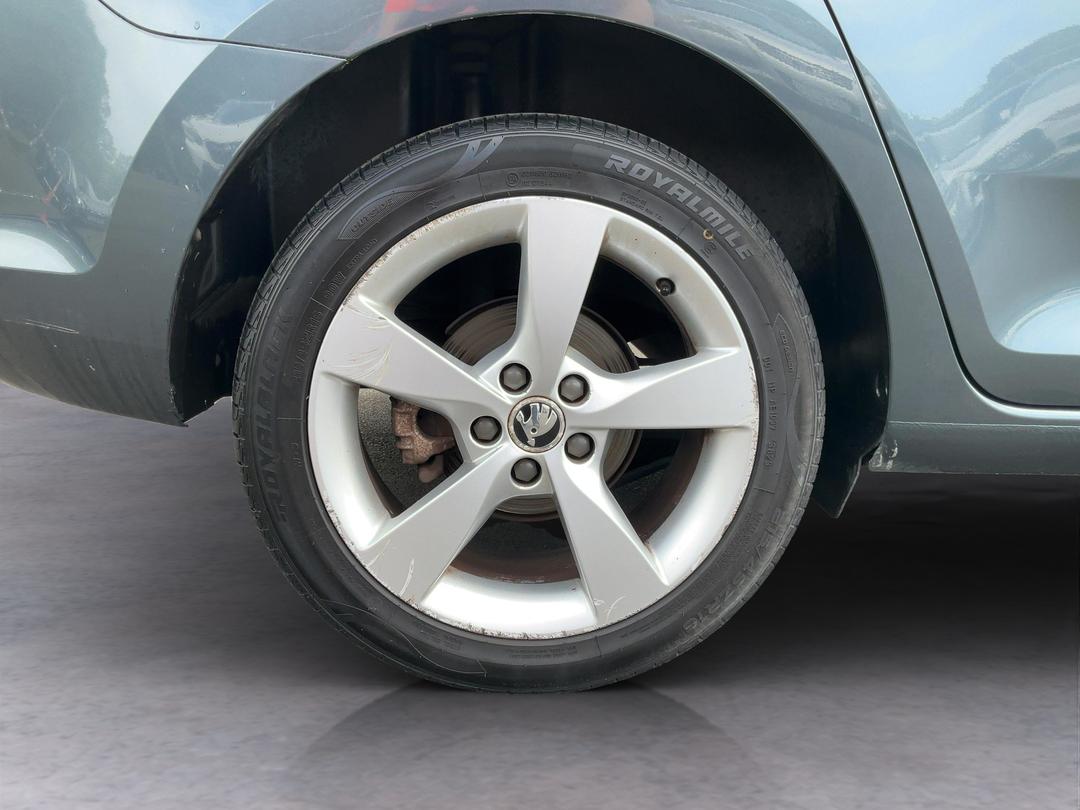 Photo '12' of Skoda Rapid