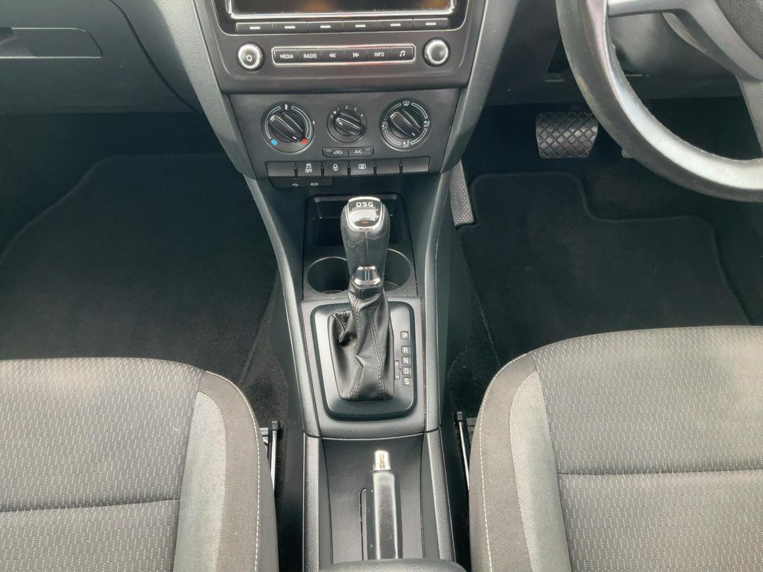 Photo '18' of Skoda Rapid