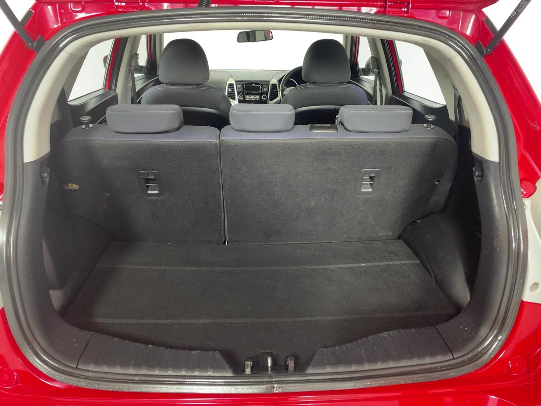 Photo '14' of Ssangyong Tivoli