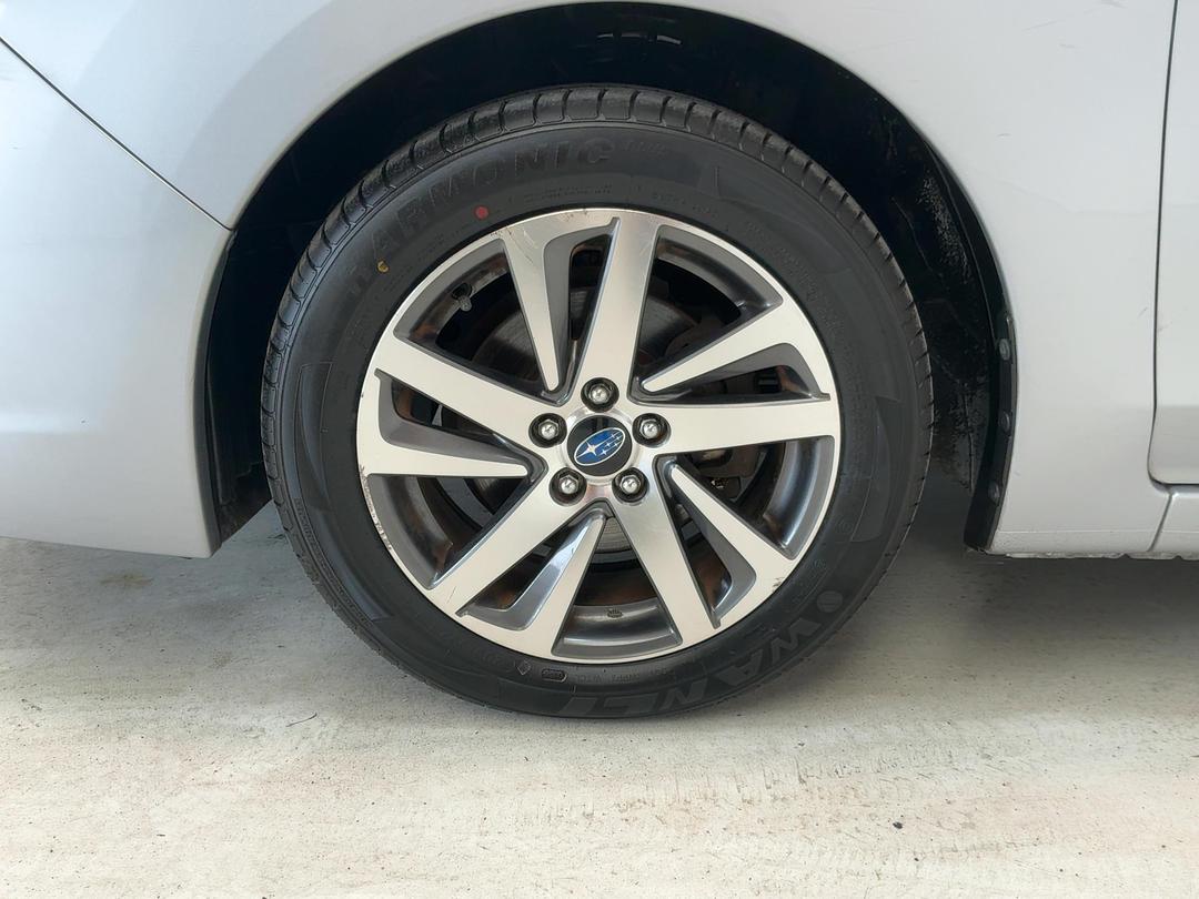 Photo '10' of Subaru Impreza