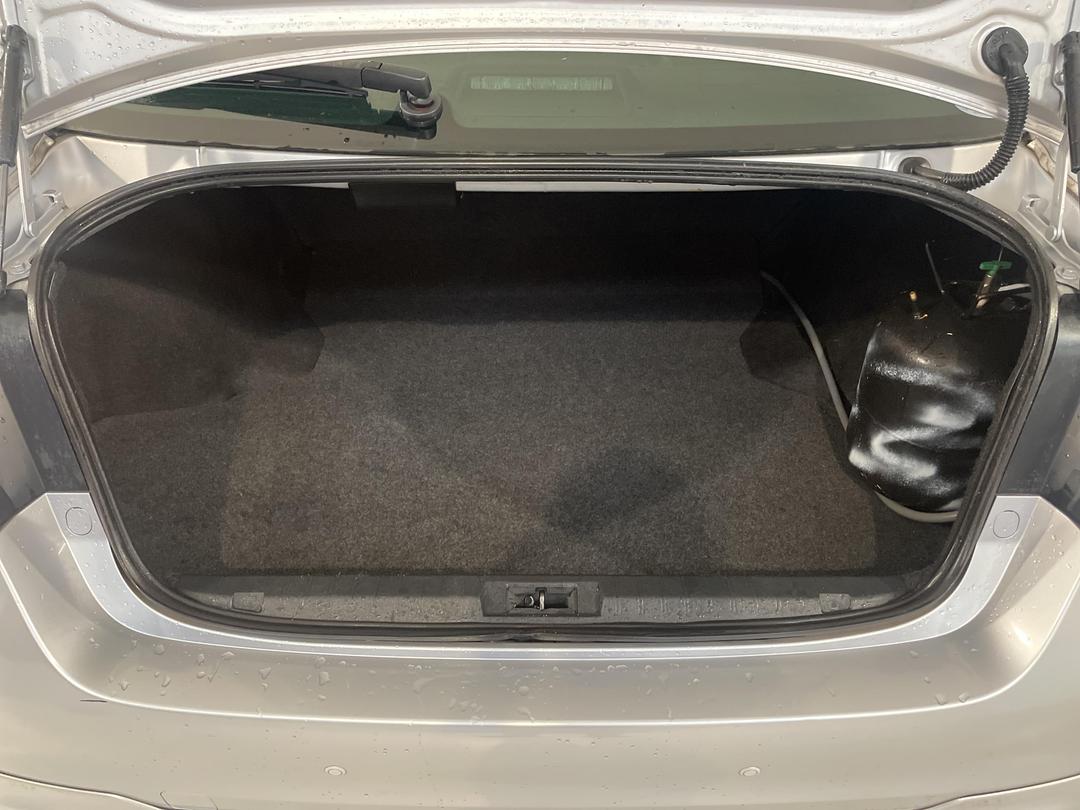 Photo '14' of Subaru Legacy