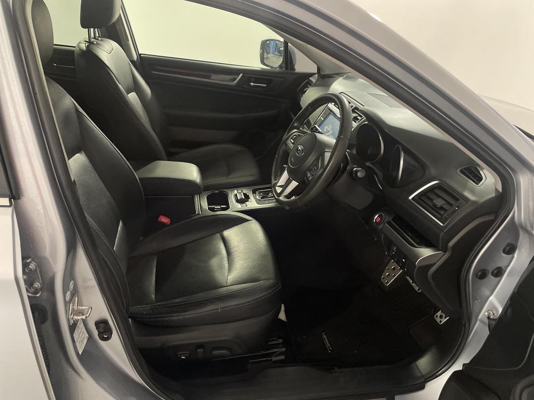 Photo '16' of Subaru Legacy