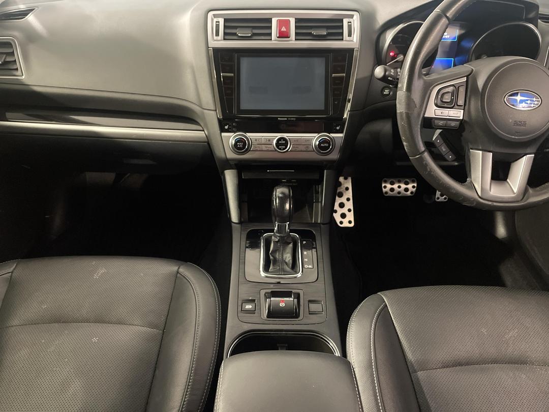 Photo '18' of Subaru Legacy