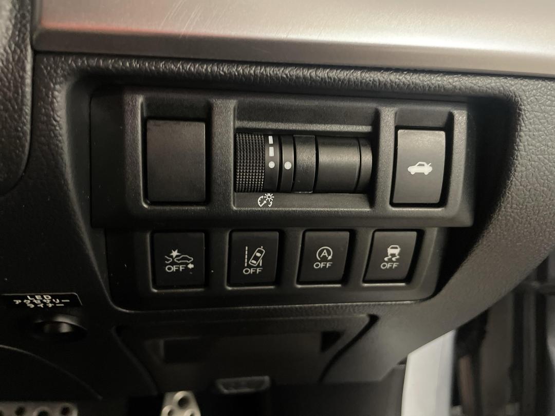 Photo '25' of Subaru Legacy