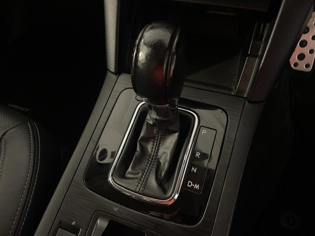 Photo '32' of Subaru Legacy