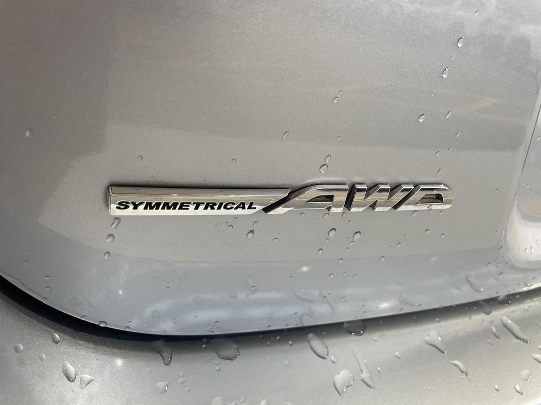 Photo '36' of Subaru Legacy