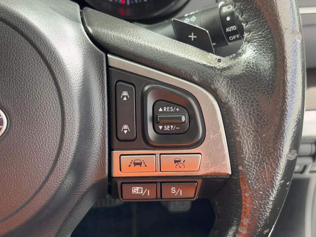 Photo '23' of Subaru Legacy