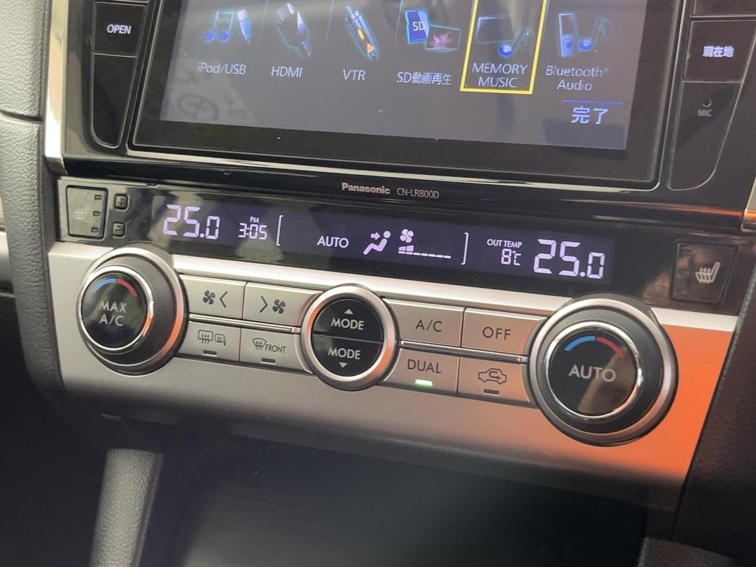 Photo '26' of Subaru Legacy
