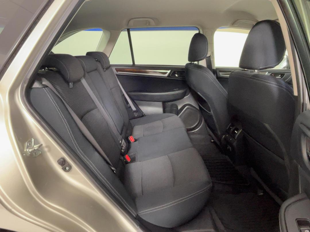 Photo '20' of Subaru Legacy