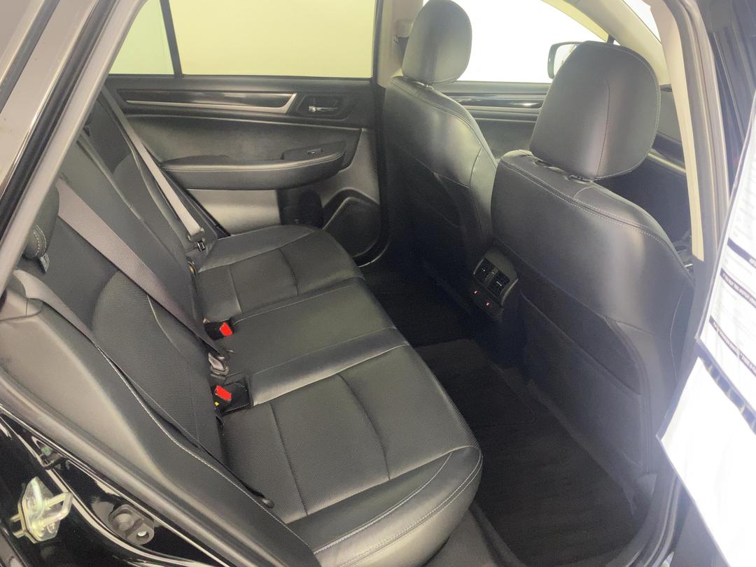 Photo '20' of Subaru Legacy