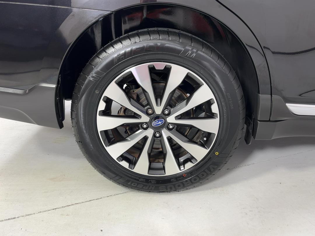 Photo '12' of Subaru Legacy