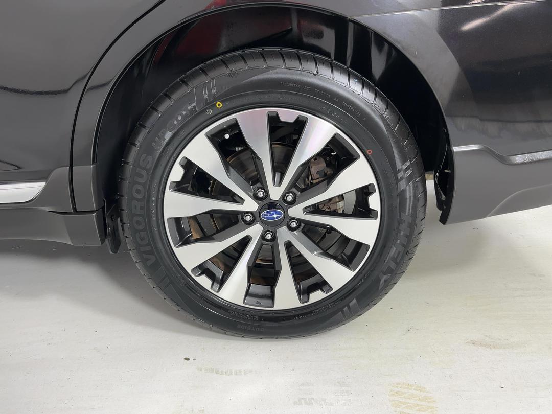Photo '11' of Subaru Legacy