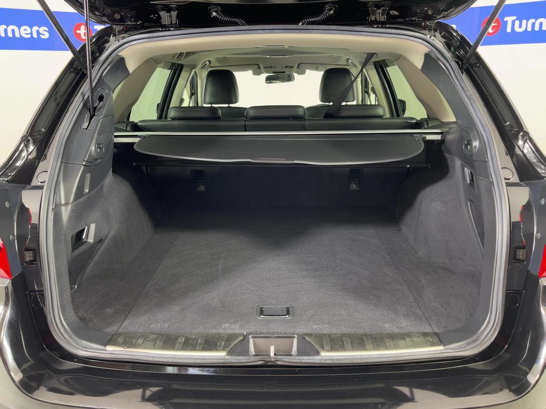 Photo '14' of Subaru Legacy