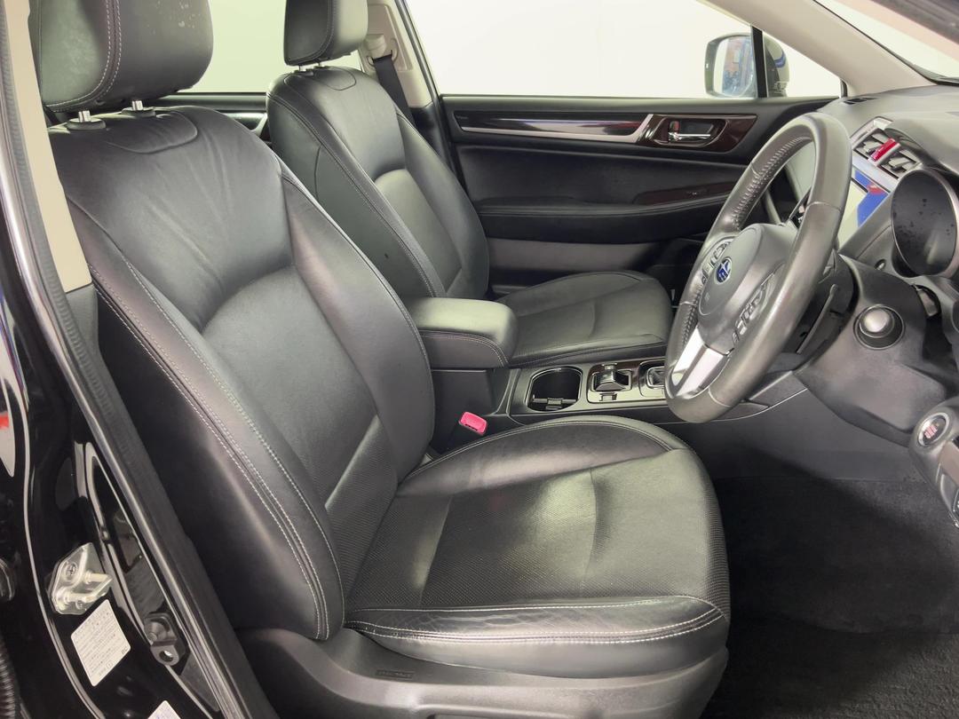 Photo '16' of Subaru Legacy