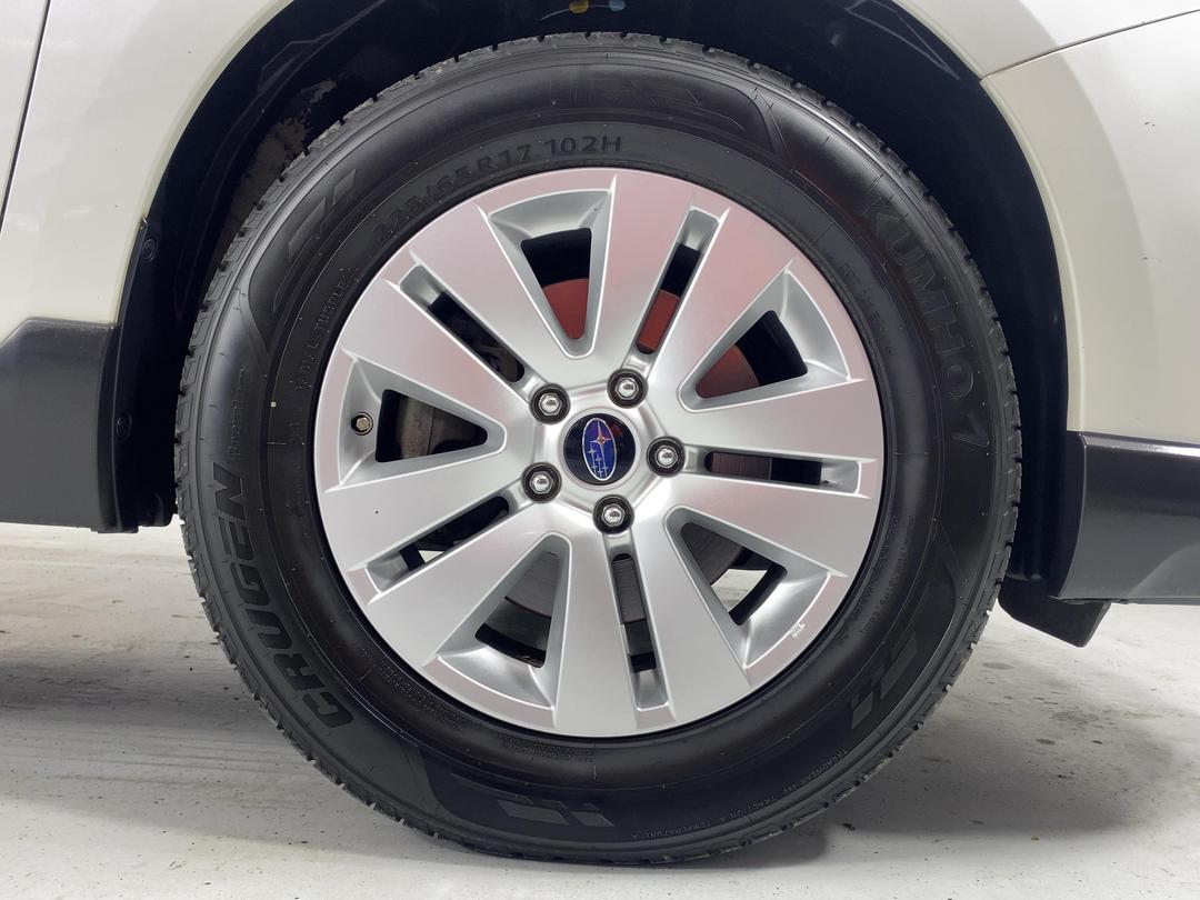 Photo '9' of Subaru Legacy
