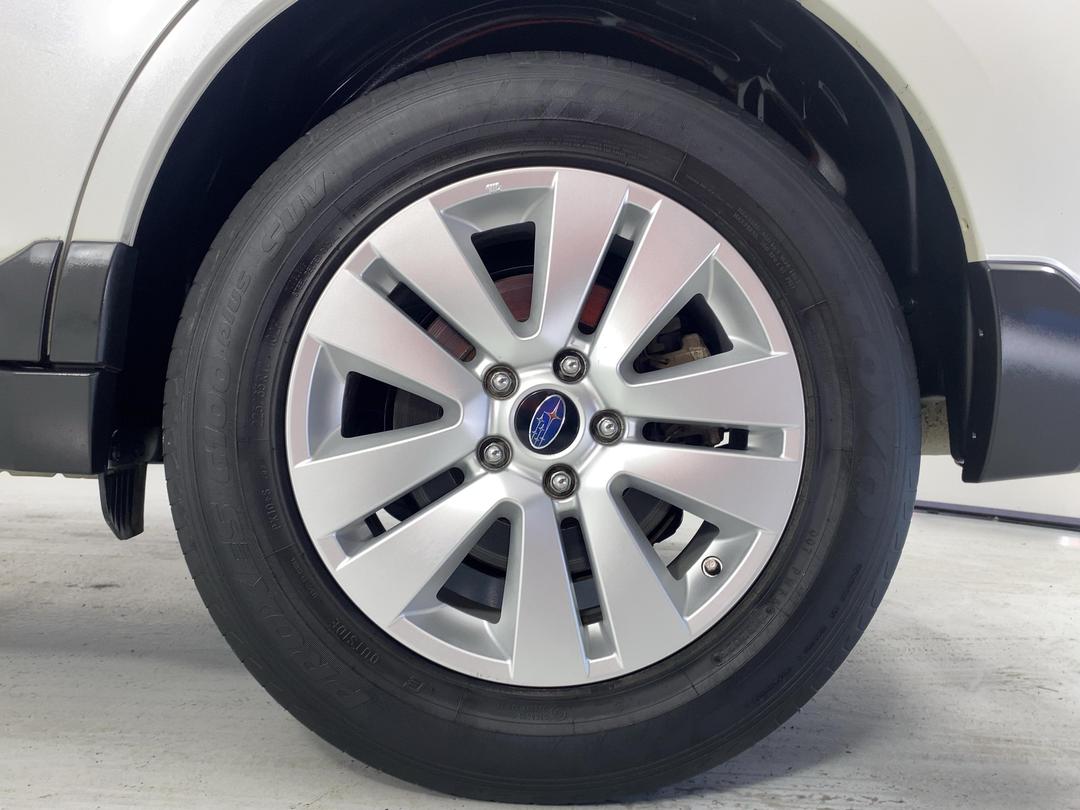 Photo '11' of Subaru Legacy