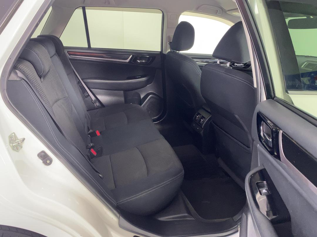 Photo '20' of Subaru Legacy