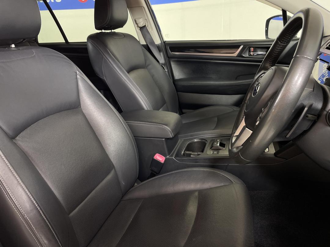 Photo '16' of Subaru Outback