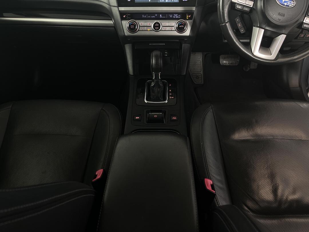 Photo '18' of Subaru Outback