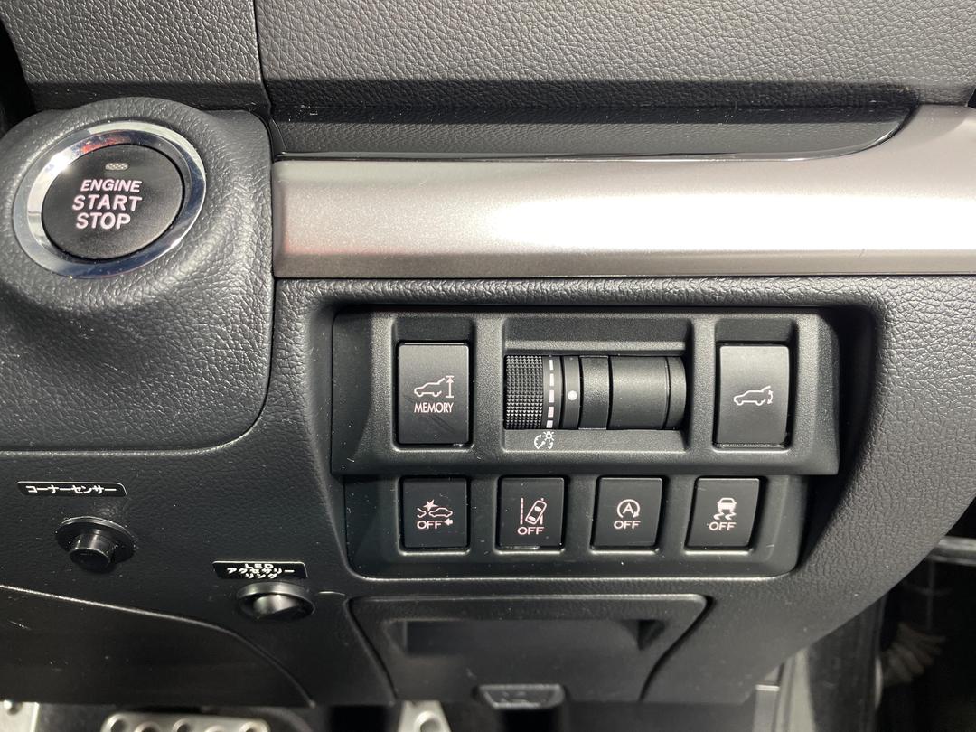 Photo '33' of Subaru Outback