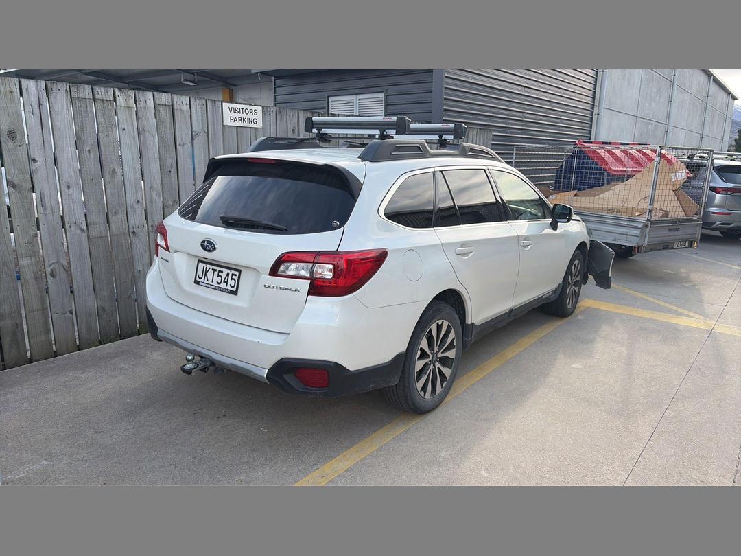 Photo '10' of Subaru Outback Photo '10' of Subaru Outback