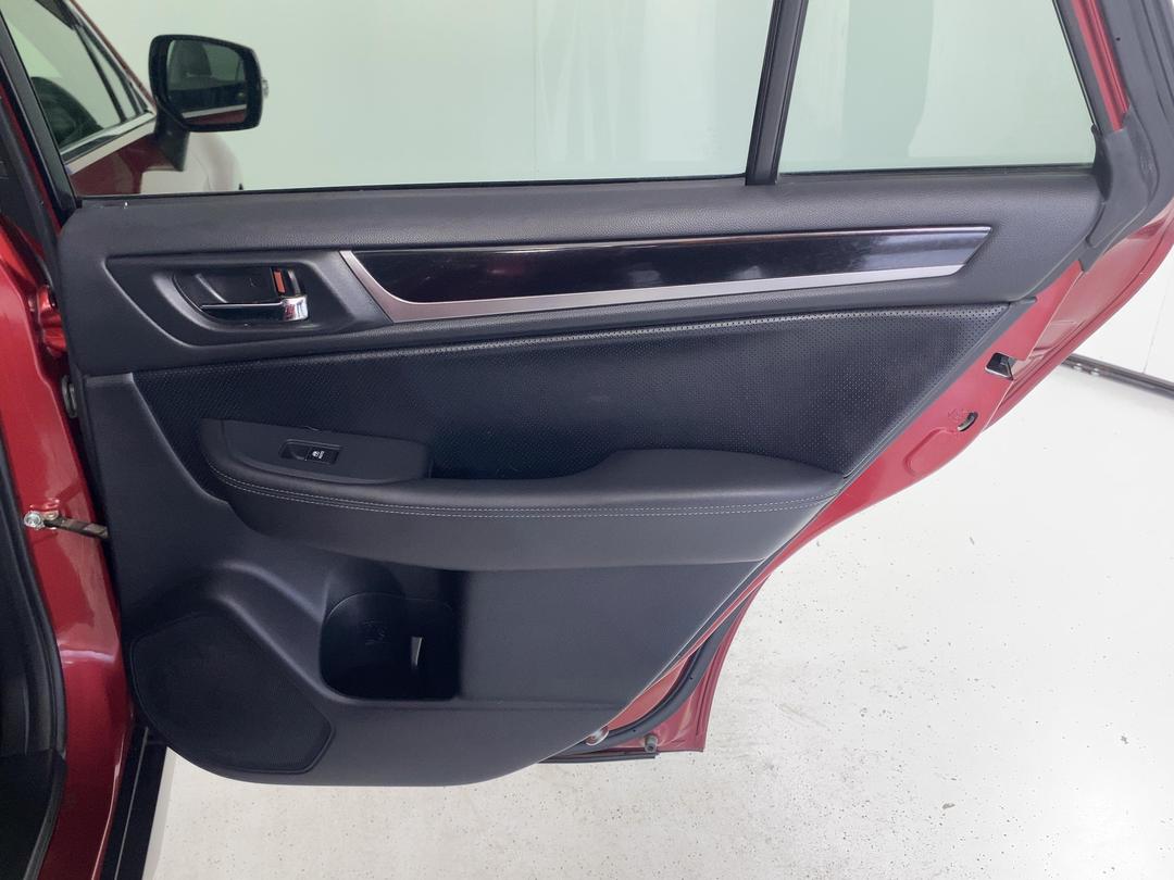 Photo '19' of Subaru Outback