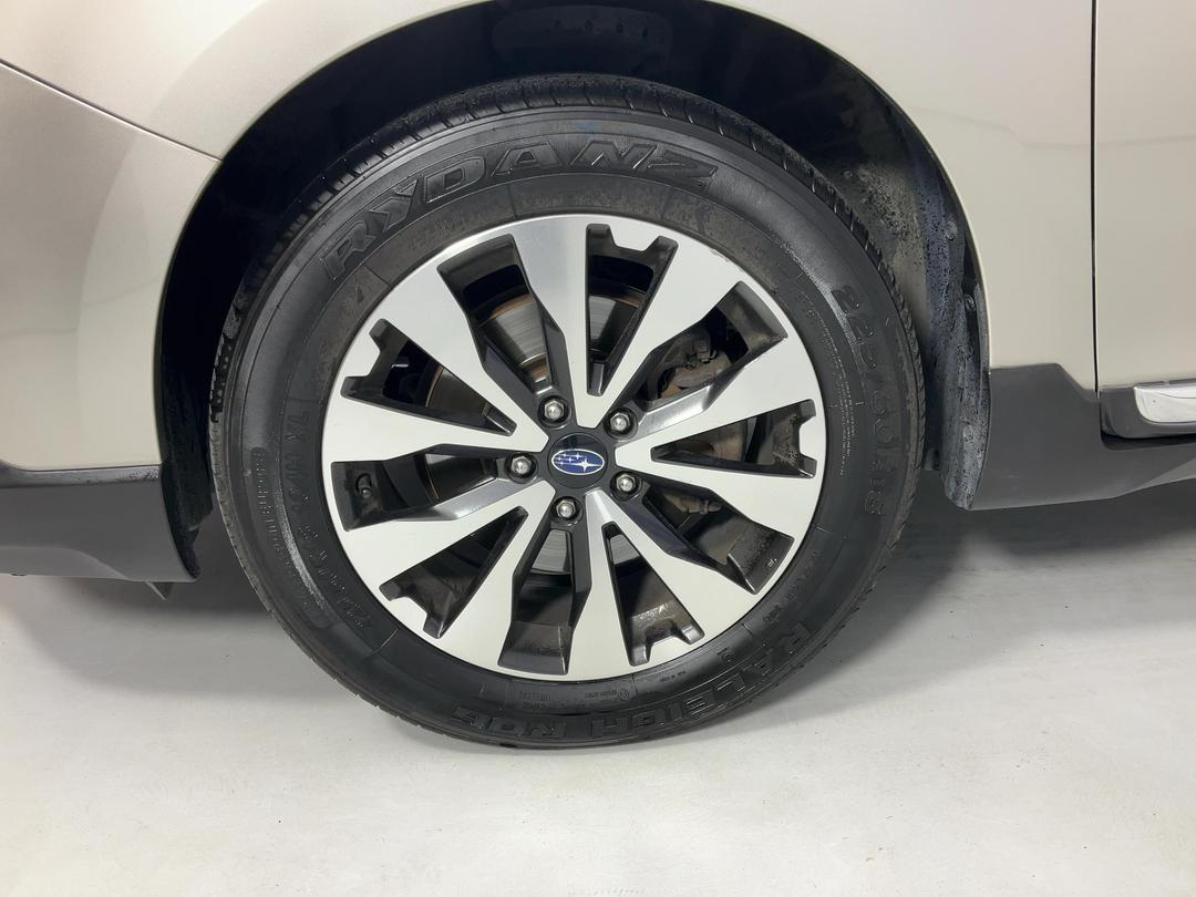 Photo '10' of Subaru Outback
