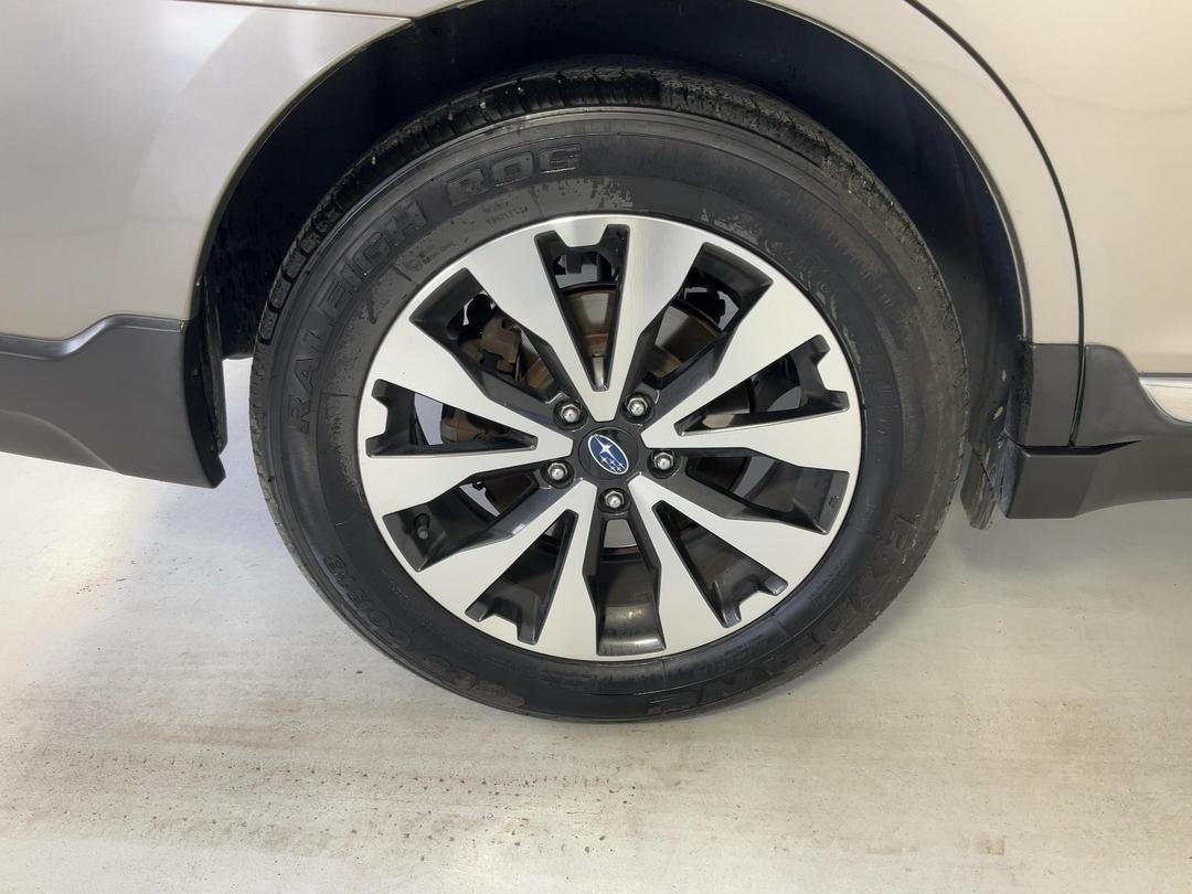Photo '12' of Subaru Outback