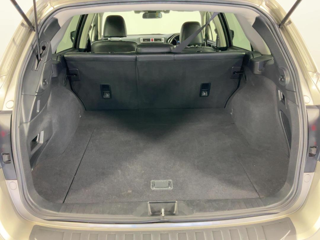 Photo '14' of Subaru Outback