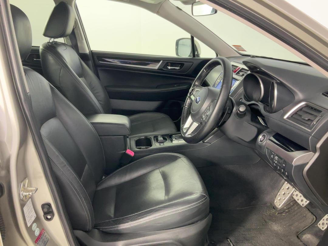 Photo '16' of Subaru Outback