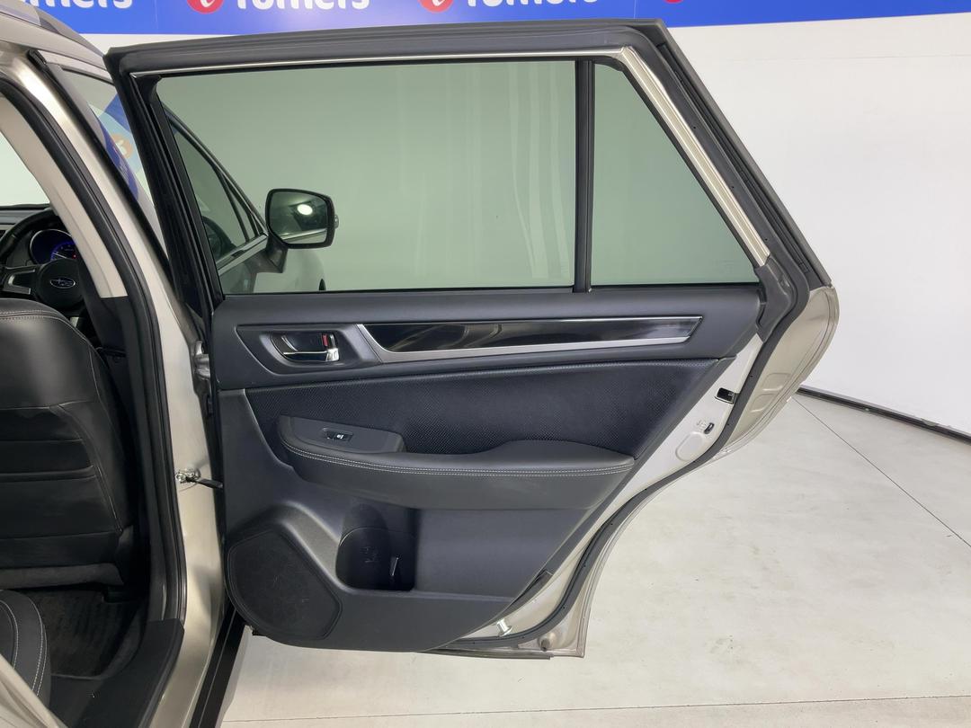 Photo '19' of Subaru Outback