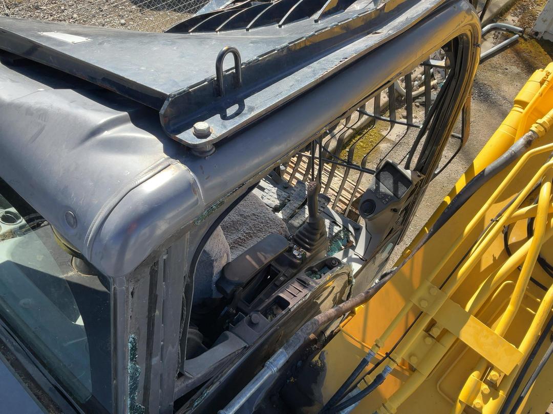 Photo '12' of Sumitomo SH210LC Excavator