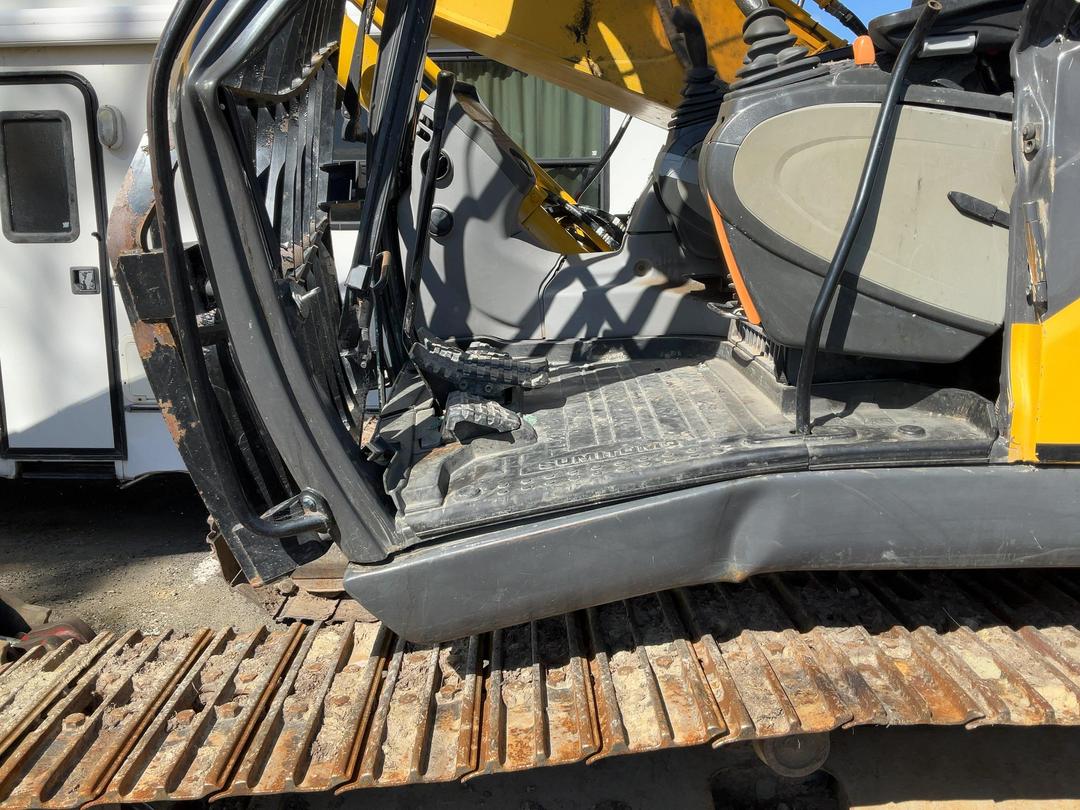Photo '15' of Sumitomo SH210LC Excavator