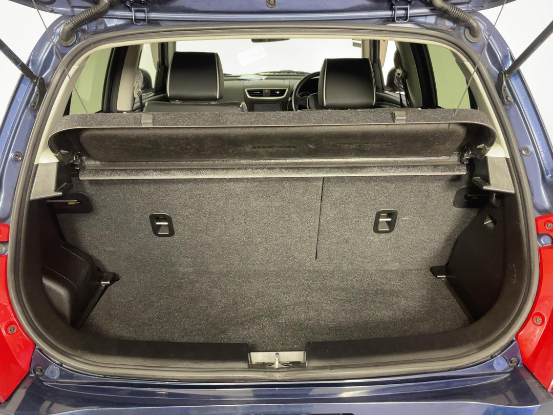 Photo '14' of Suzuki Swift