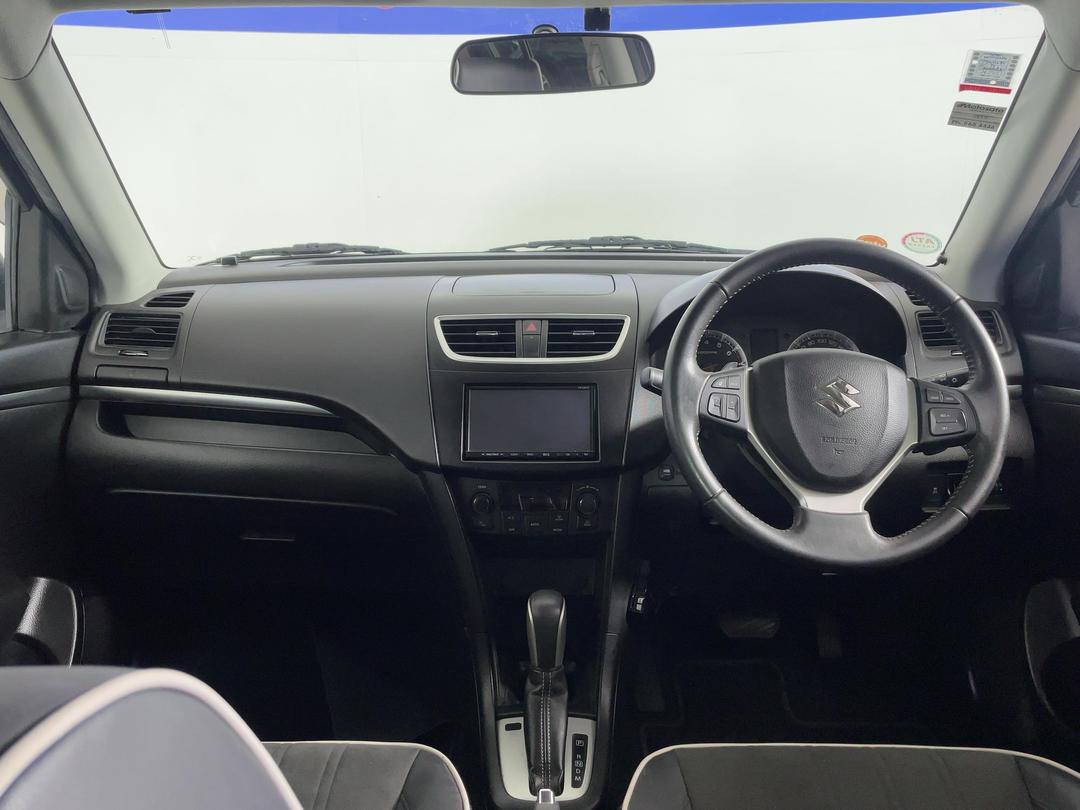 Photo '17' of Suzuki Swift