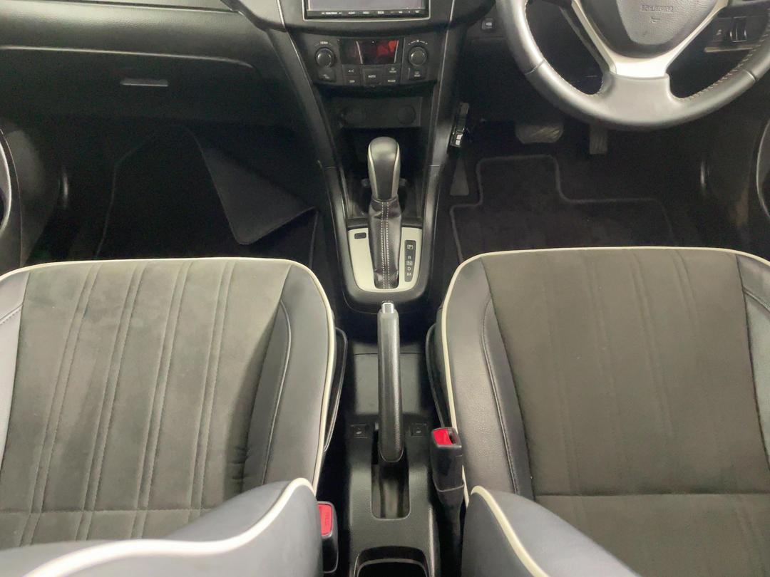 Photo '18' of Suzuki Swift