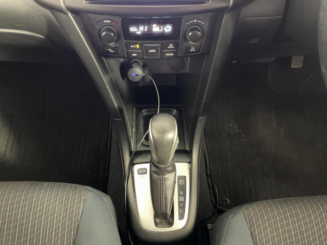 Photo '18' of Suzuki Swift