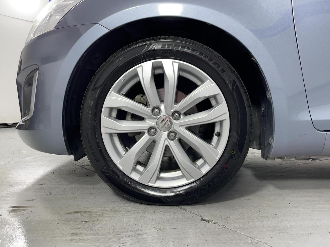 Photo '10' of Suzuki Swift
