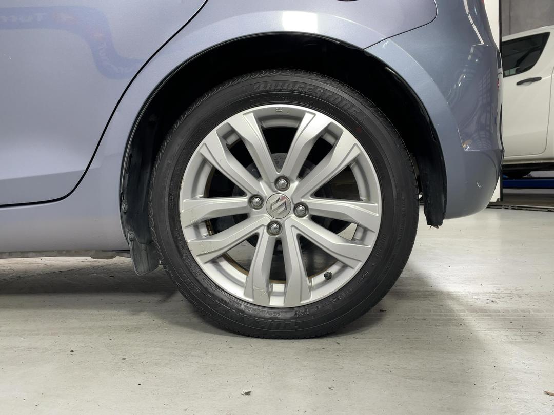Photo '11' of Suzuki Swift