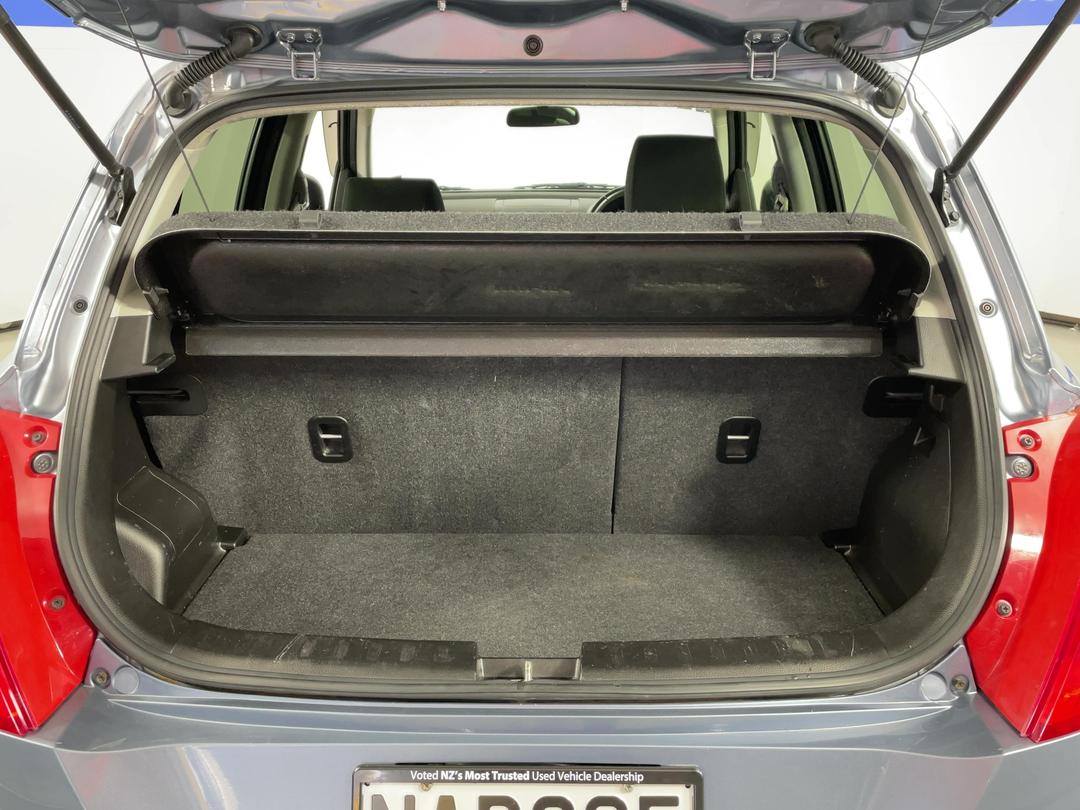 Photo '14' of Suzuki Swift