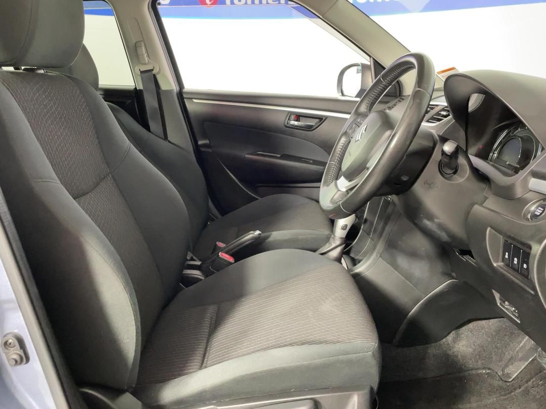 Photo '16' of Suzuki Swift