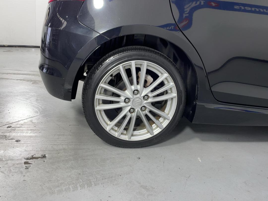 Photo '12' of Suzuki Swift