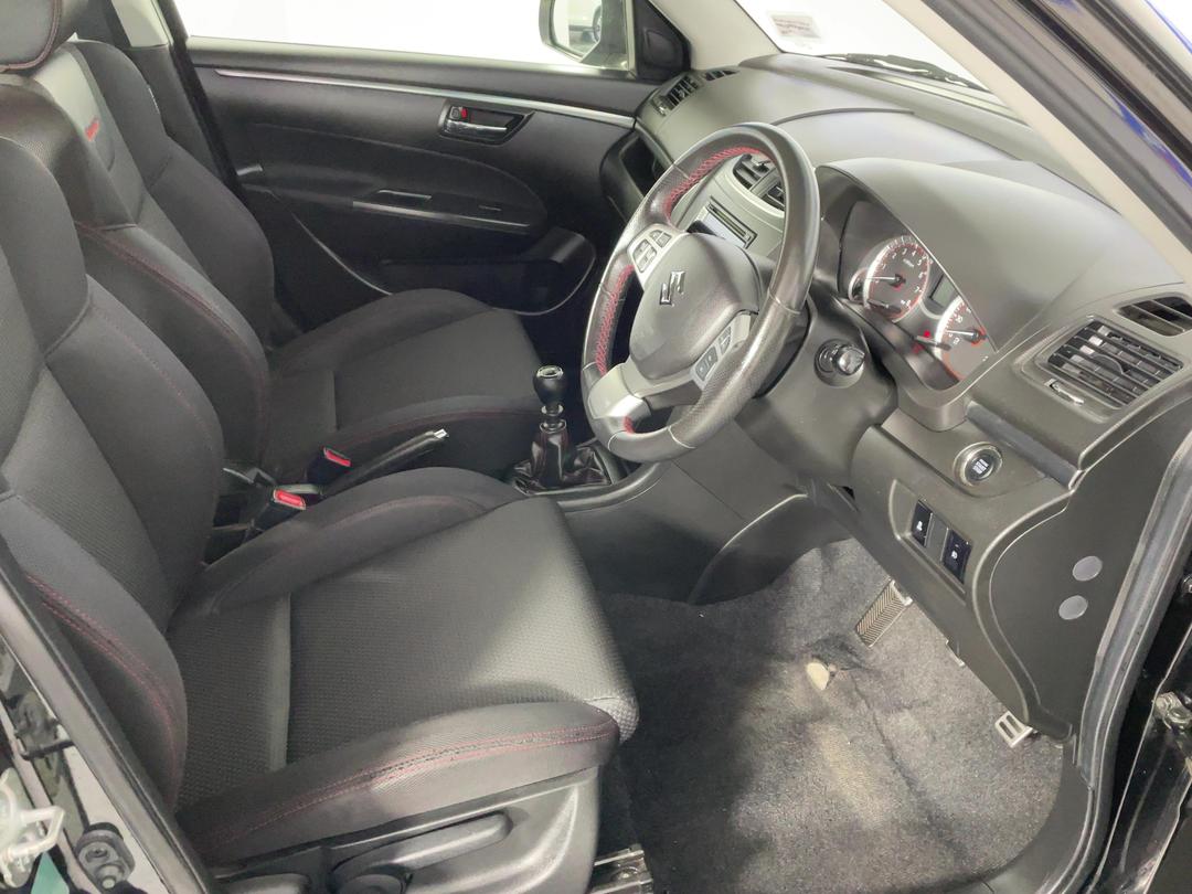 Photo '16' of Suzuki Swift