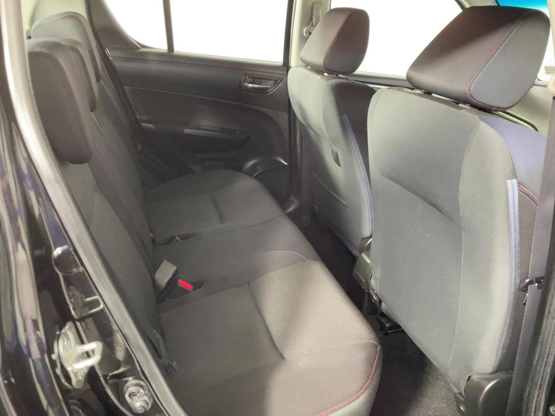 Photo '20' of Suzuki Swift