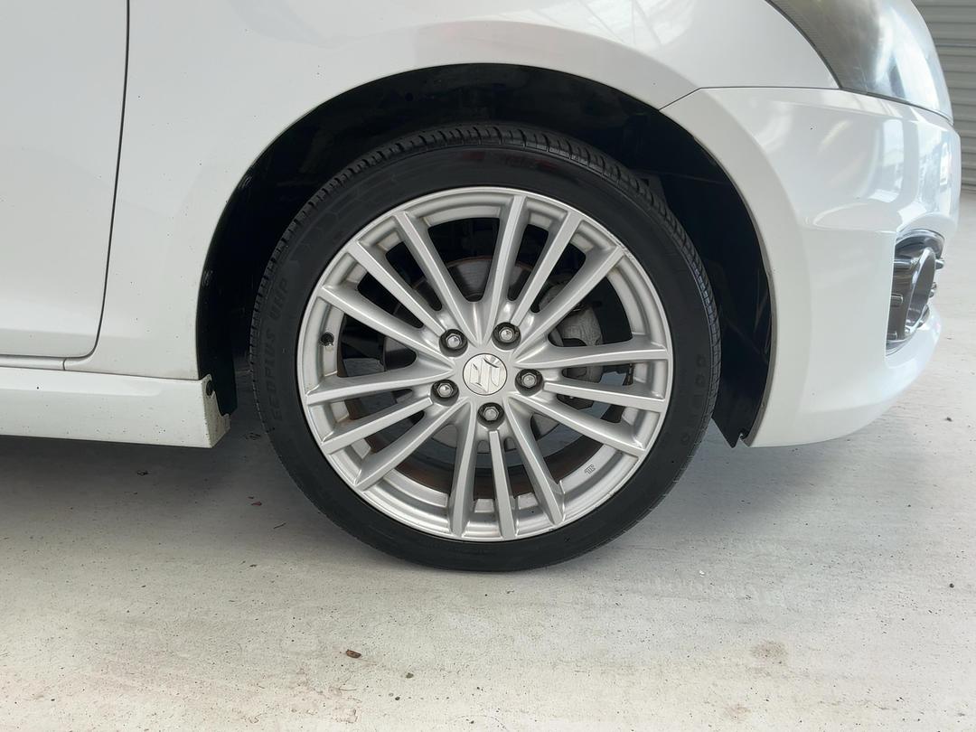 Photo '9' of Suzuki Swift