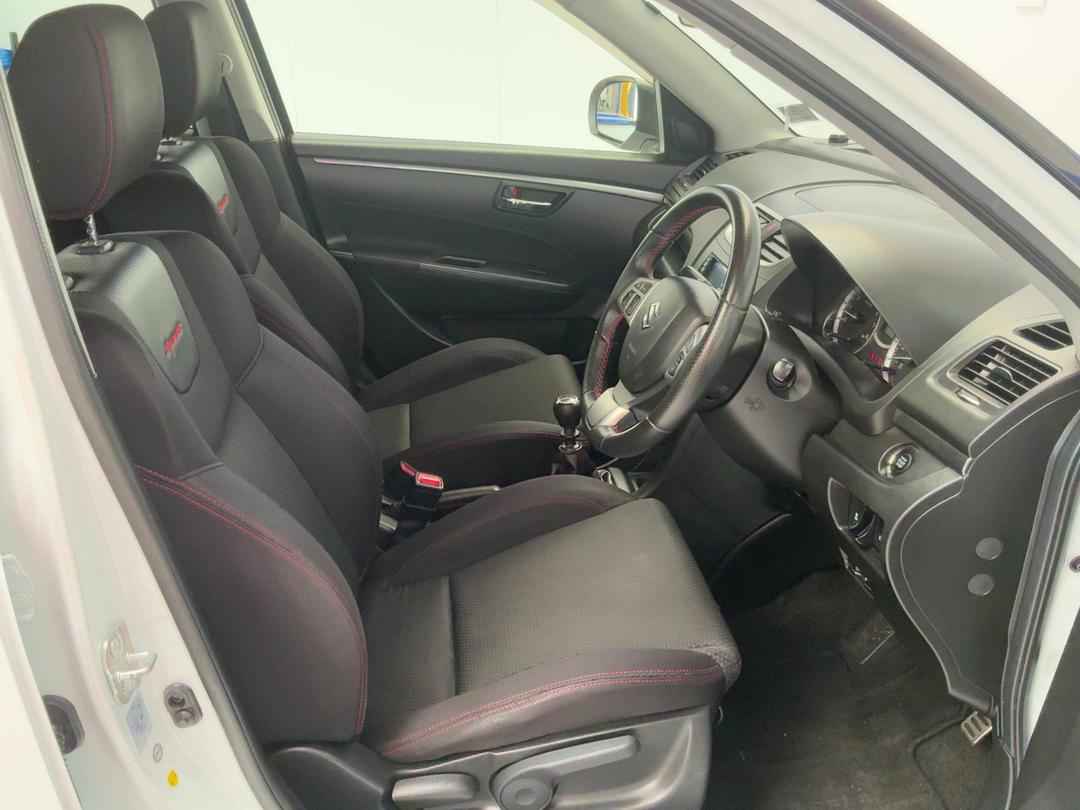 Photo '16' of Suzuki Swift