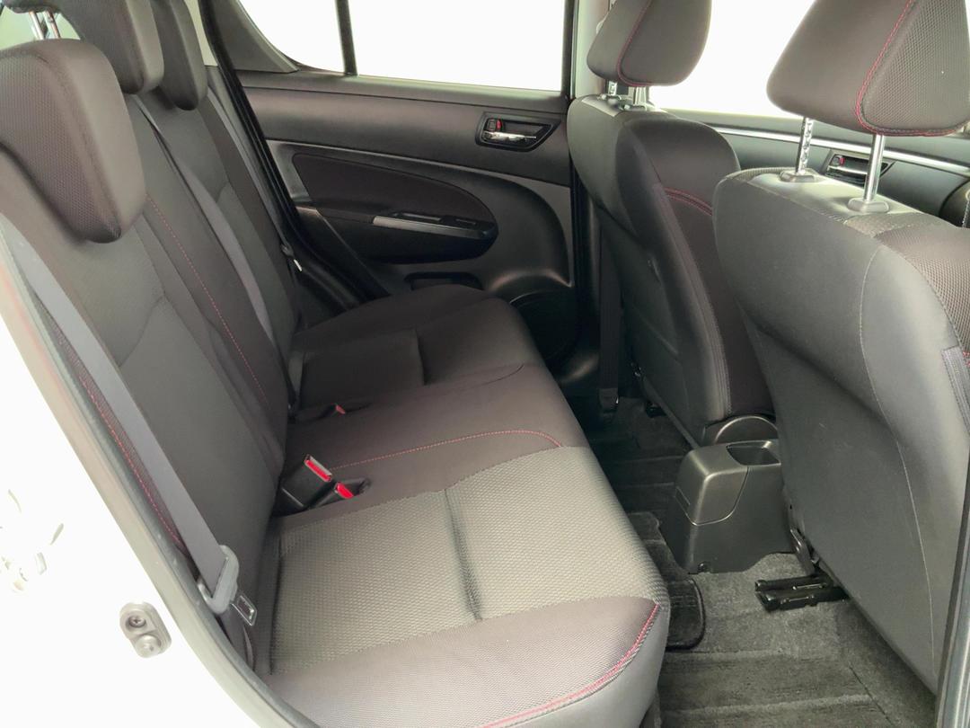 Photo '20' of Suzuki Swift